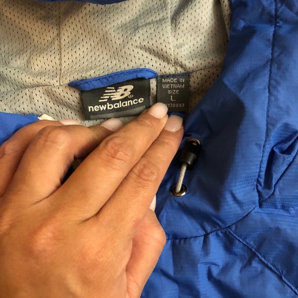 New balance Sweater sold - Picture 4 of 5